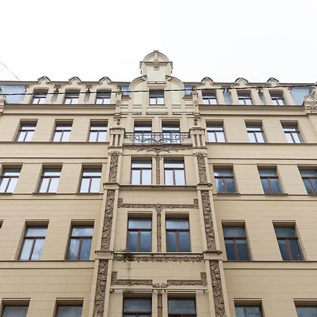 Modern Next To Jrt Apartman *